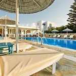 Lägenhetshotell Anemos & 4*