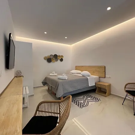 Anemos Aparthotel 3*